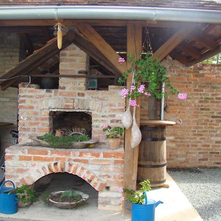 Country House Tunjina Kuca Stara Kapela Hostal Pavlovci Exterior foto