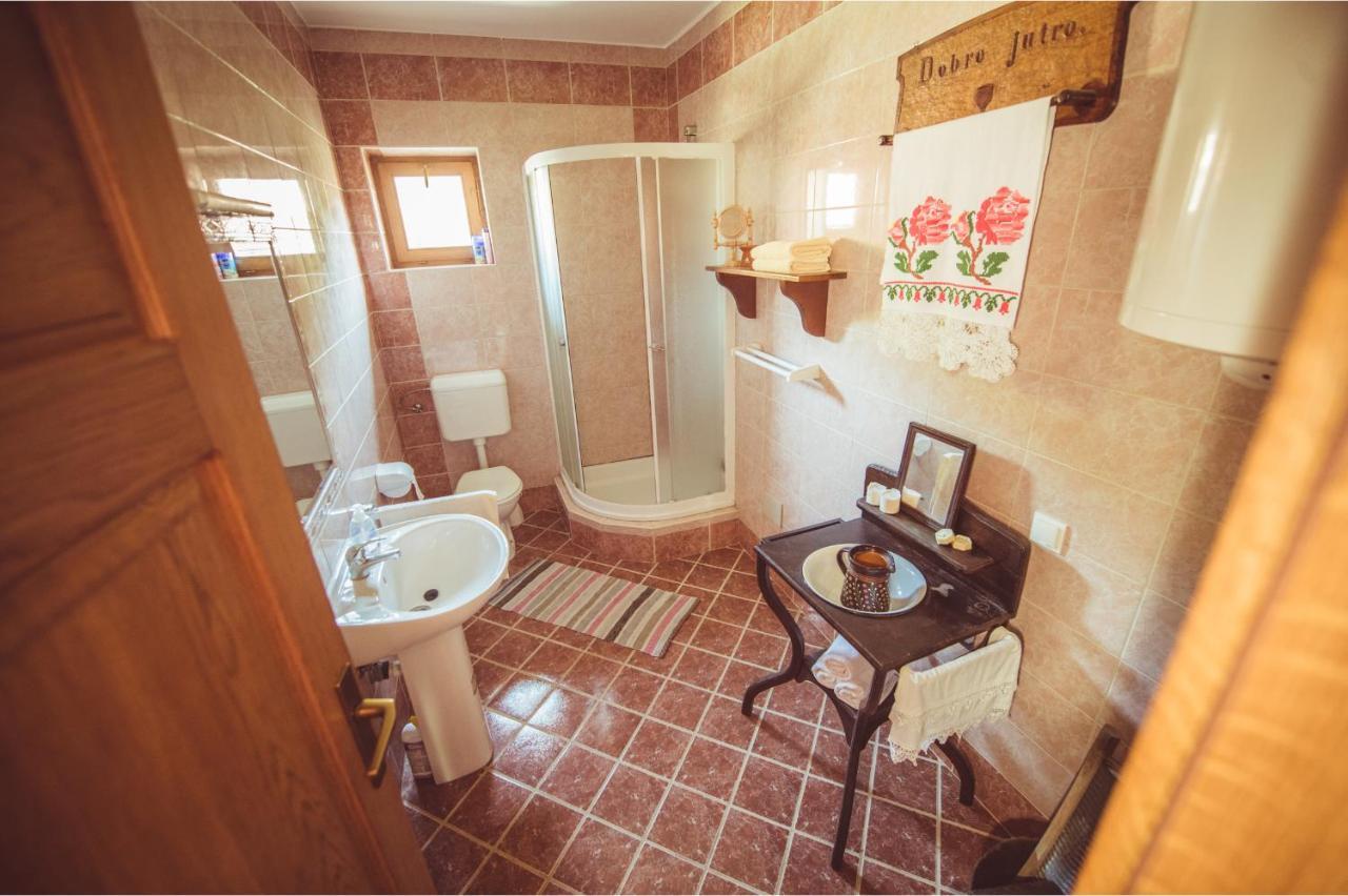 Country House Tunjina Kuca Stara Kapela Hostal Pavlovci Exterior foto
